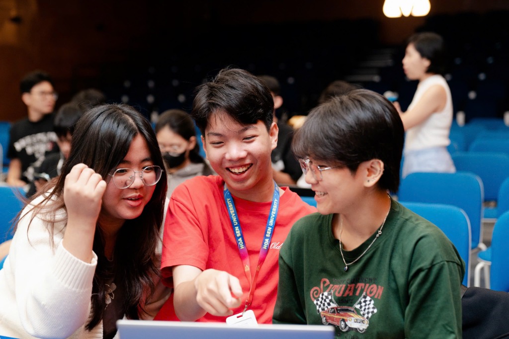 Students collaborating